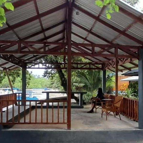 Bunaken Sunrise Beach，位于美娜多的酒店