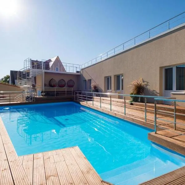 Vesiroos Apartment - Free parking，位于派尔努的酒店