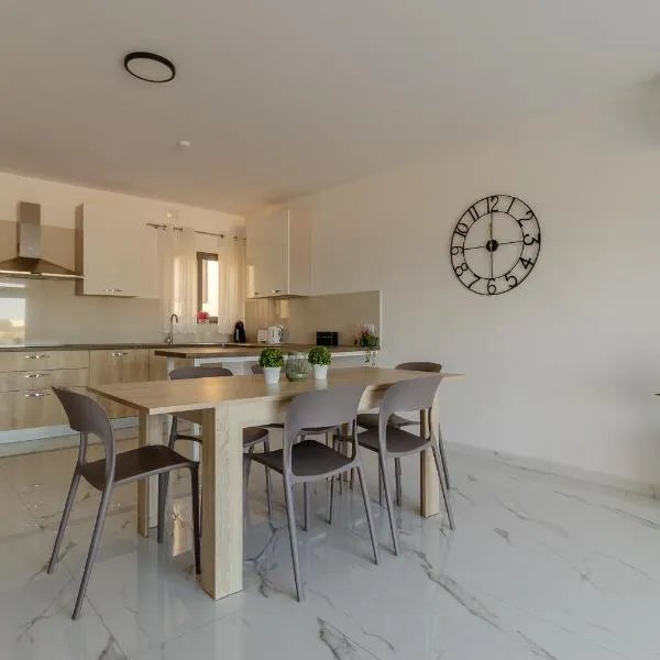 Penthouse with 3 bedroom，位于卢加的酒店