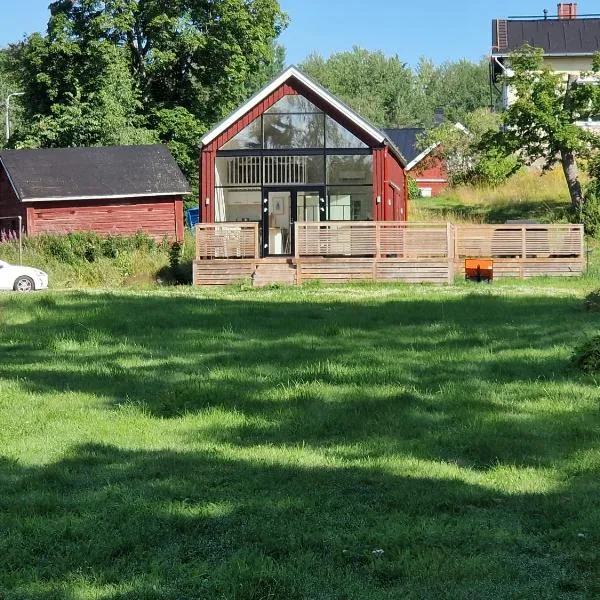 Luxury Cottage and Sauna Space，位于罗威萨的酒店