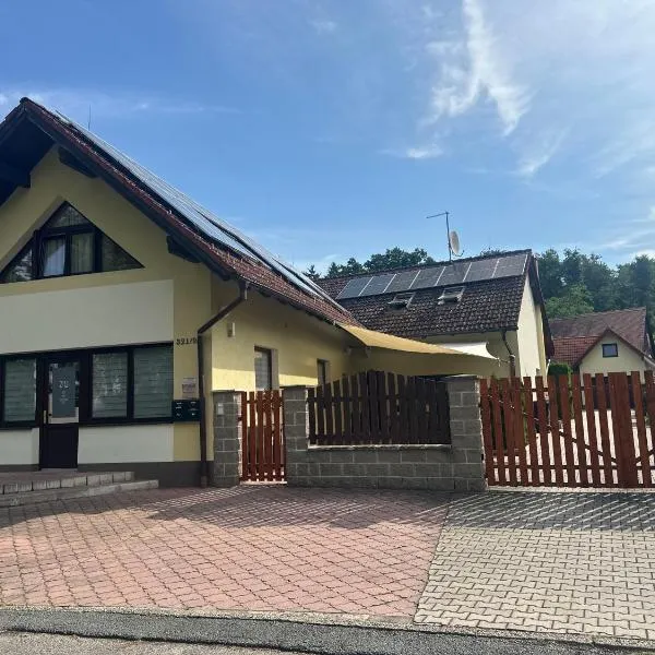 幽斯塔瑞豪拉贝公寓式酒店，位于宁布尔克的酒店