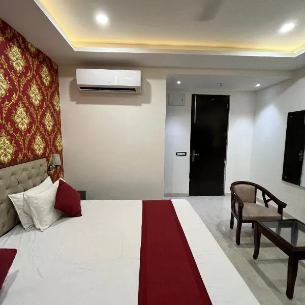 Hotel Ganga Grand Rishikesh # Parking # Lift # Restaurant # Near Ghat # Property of the Year，位于瑞诗凯诗的酒店