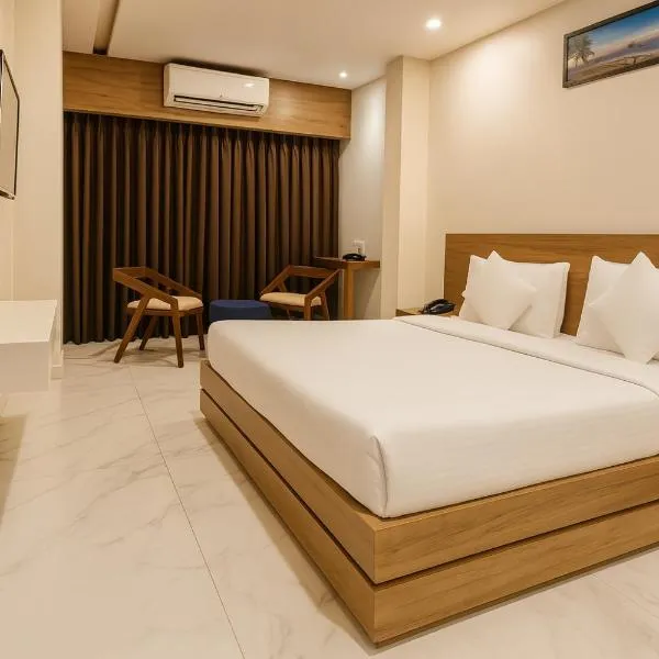The Sky Imperial Unity Inn，位于Garudeshwar的酒店