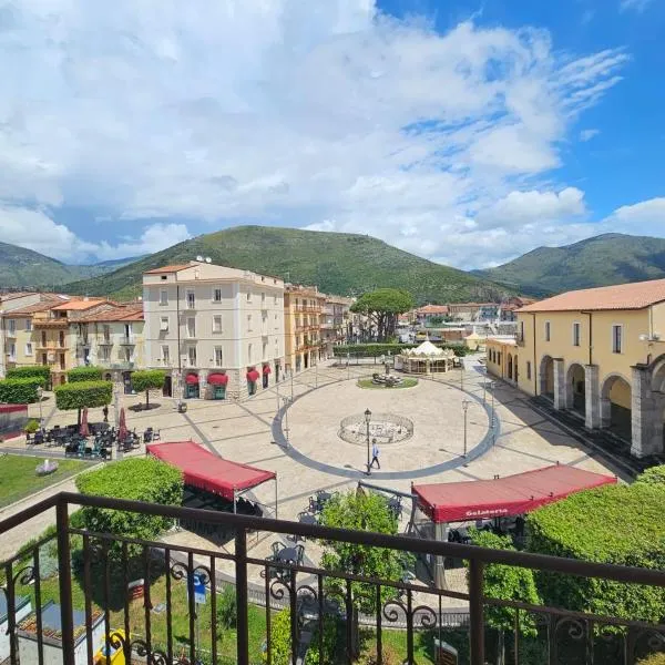 La Bella Vista 10 - Fondi，位于丰迪的酒店