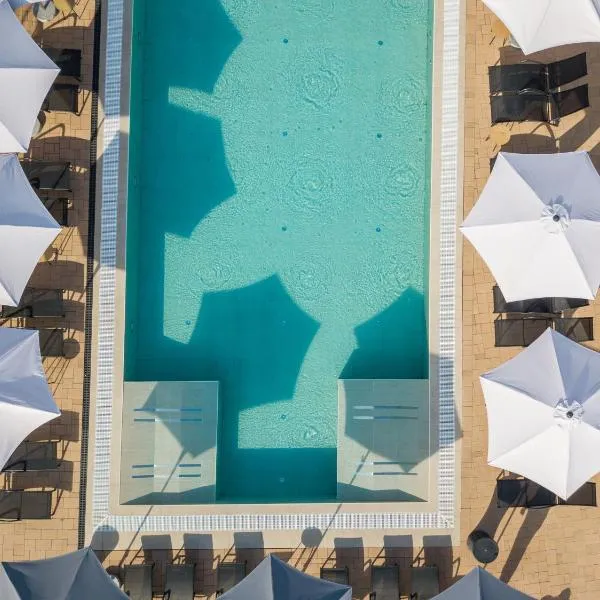 CE广场酒店，位于希欧福克的酒店