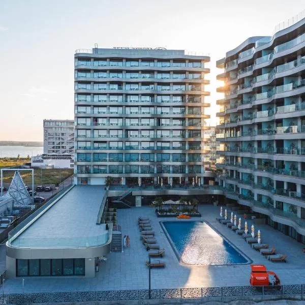Crowne Plaza Constanta - Mamaia Beach by IHG，位于马马亚的酒店