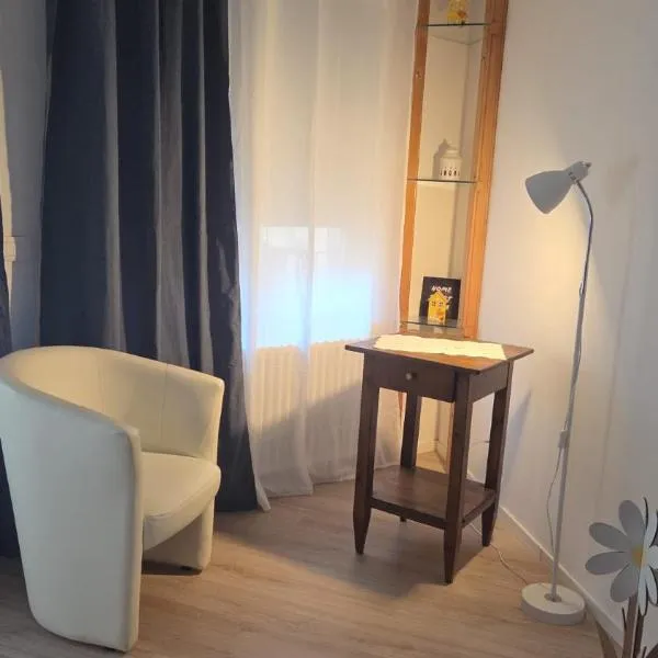 Leonard Chalet House，位于Albiano的酒店