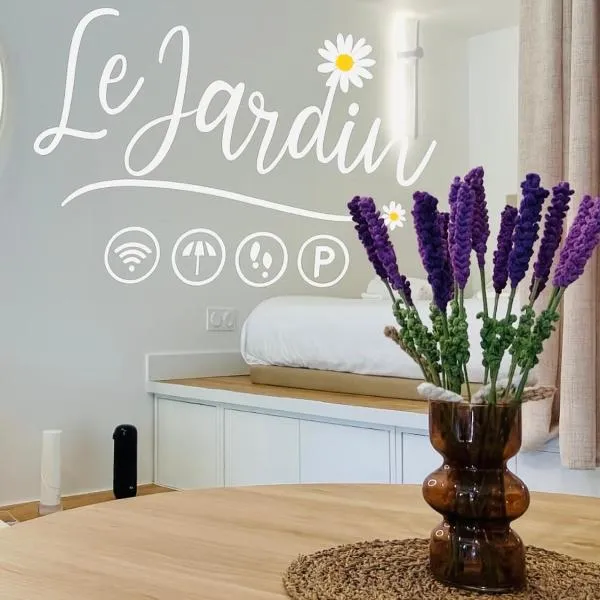 Le Jardin, studio paisible entre océan et nature，位于卡布勒通的酒店