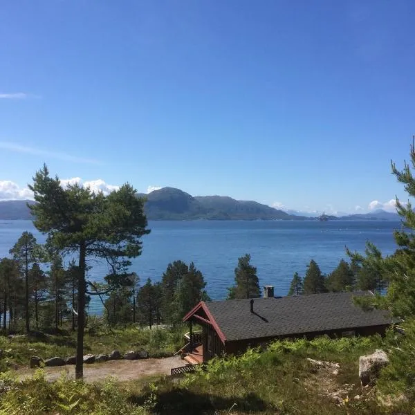 Tustna Ladestasjon，位于Hals的酒店