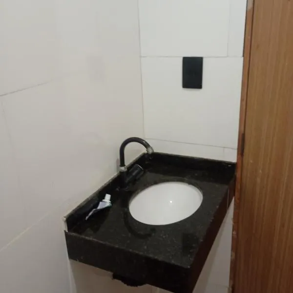 Kitnet temporada，位于卡波布里奥的酒店