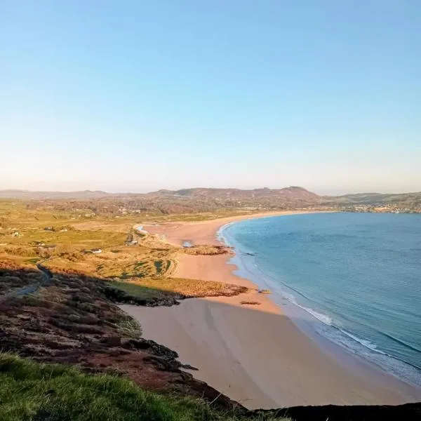 The Chestnut Hut，位于Carran的酒店