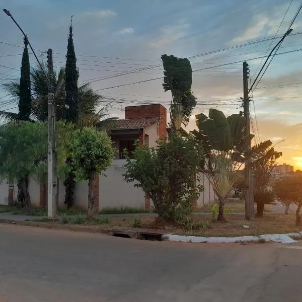 Quarto para casal em Goiânia setor Jaó,位于戈亚尼亚的酒店