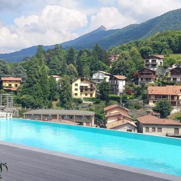 Villa Flora Lake Como - Villa con piscina，位于Asso的酒店