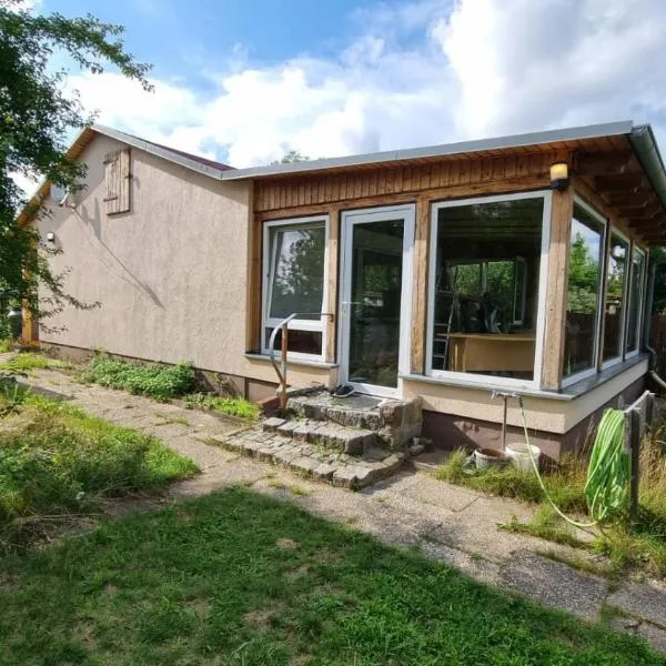 Bungalow Helga，位于菲尔斯滕瓦尔德的酒店