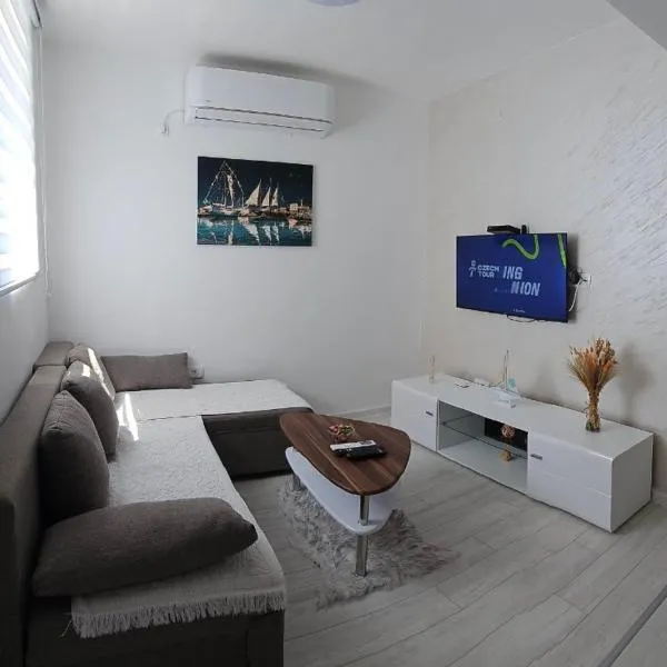 Apartment Aurora，位于普卢日内的酒店