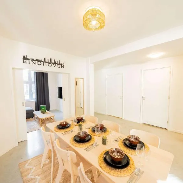 Urban Luxe 70 m2 Two-Bedroom Apartment GB-62，位于埃因霍温的酒店