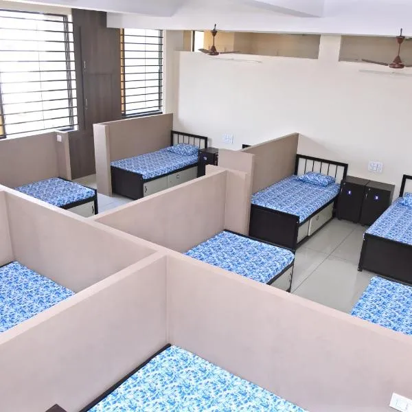 Dwarka Yatri Niwas，位于戈尔哈布尔的酒店