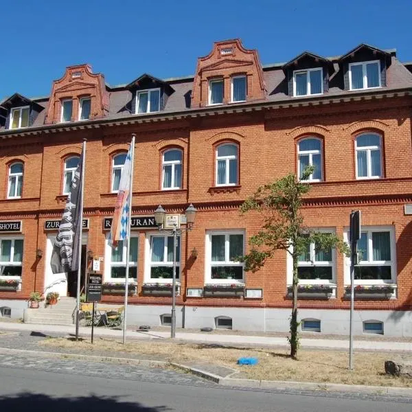 Hotel zur Krone，位于哈瑟尔费尔德的酒店
