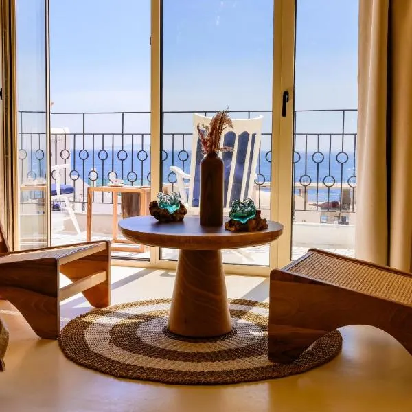 Iconic Mediterranean Hotel，位于德尔米的酒店