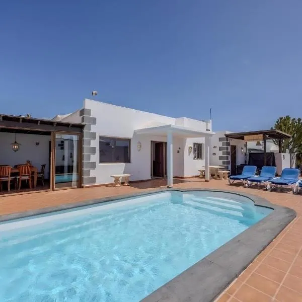 Utopia, villa 4 bedrooms, heated pool & complete privacy，位于普拉亚布兰卡的酒店