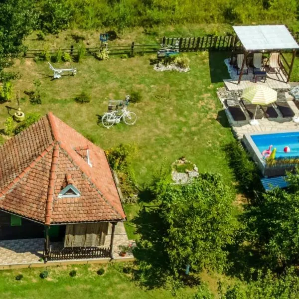 Vikendica Vučetić Loznica，位于Budimlija的酒店