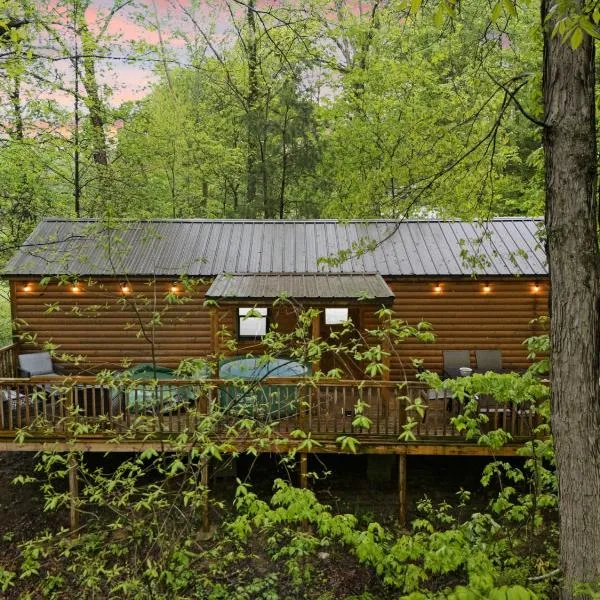 Premium Creekside Cabin Hot Tub, Red River Gorge，位于Stanton的酒店