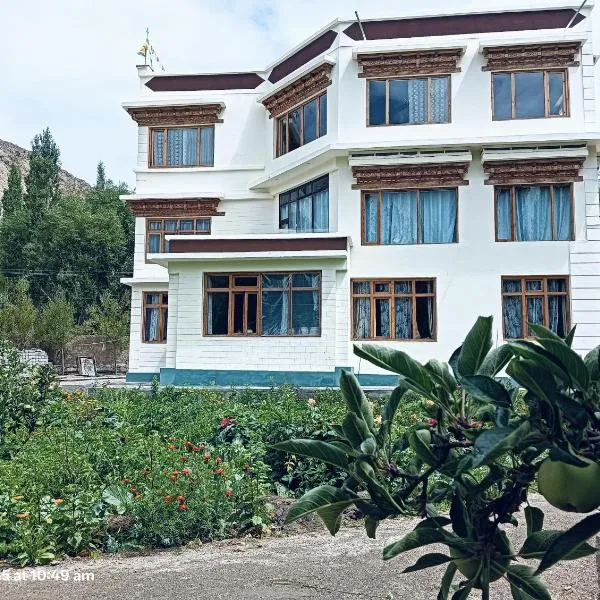Tsabgyat Homestay，位于列城的酒店