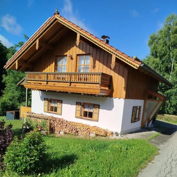 Ferienhaus am Waldrand，位于Neukirchen vorm Wald的酒店