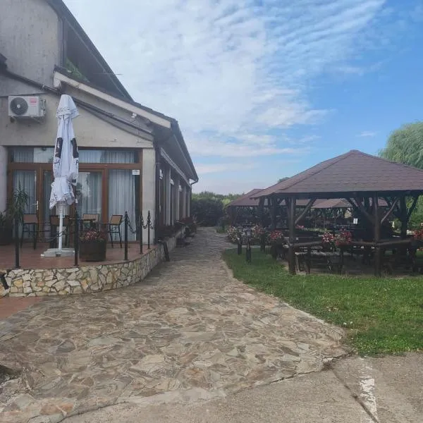 Han Madaras，位于Salonta的酒店