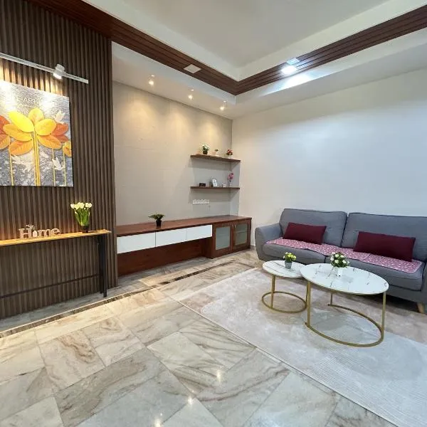 Life Art Home Family Ipoh Homestay 5R4B 18pax SY28，位于怡保的酒店