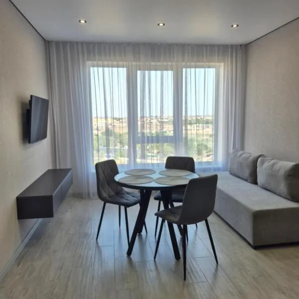 Апартаменти на Марсельській 62 в ЖК Острова, 1 спальня та кухня-студія，位于敖德萨的酒店