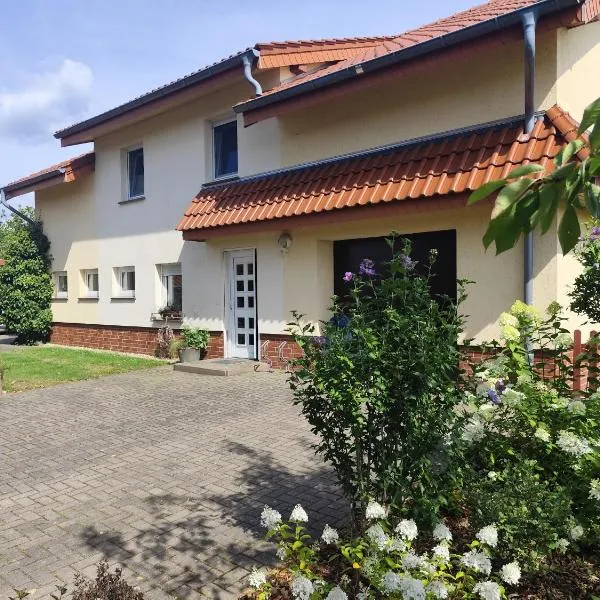 Ferienwohnung Im Grünen，位于Halbendorf的酒店