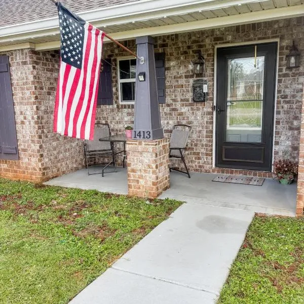 FUNshine Cottage!，位于弗利的酒店