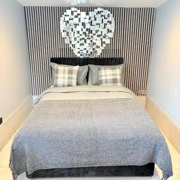 Garden Studio - Private, Modern Near Town Centre, Station & Airport，位于卢顿的酒店
