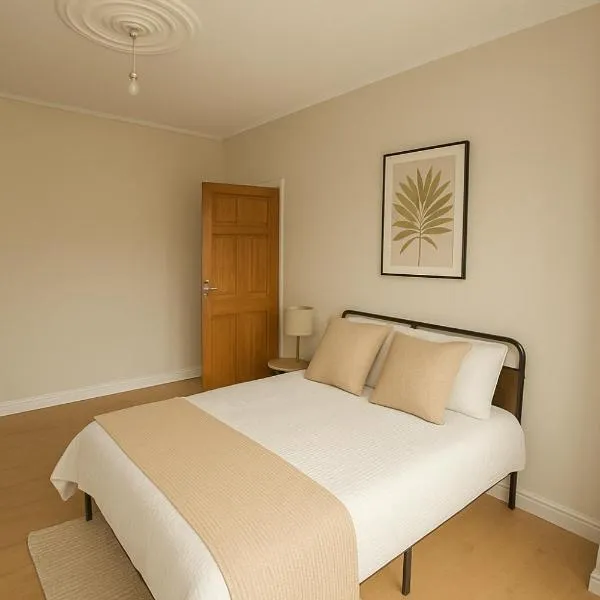 Victoria House - Cozy Rooms，位于埃德蒙顿的酒店