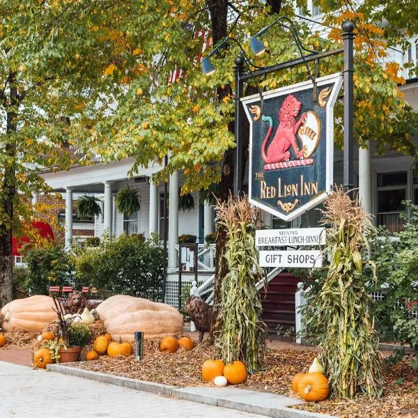 红狮旅馆，位于斯托克布里奇的酒店