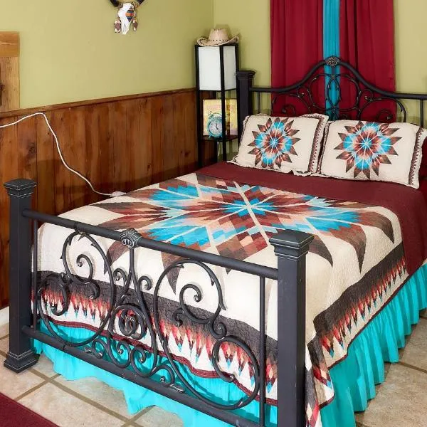 Pleasant Days Lodging Southwest Cottage，位于霍莫萨萨的酒店