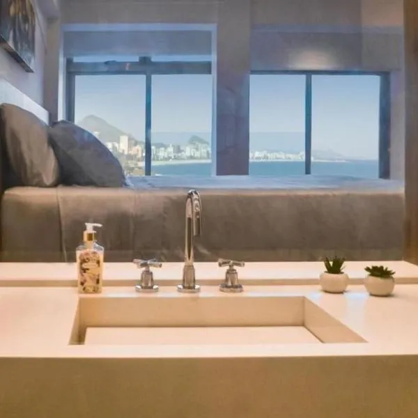 Beach Loft next to the Sheraton Leblon，位于里约热内卢的酒店