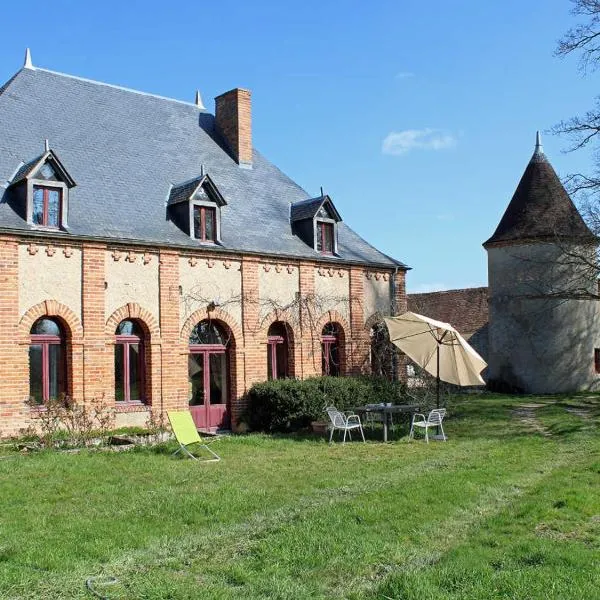 Gîte lumineux avec jardin, près de Vichy, 2 chambres, équipements modernes, draps inclus - FR-1-489-281，位于Trézelles的酒店