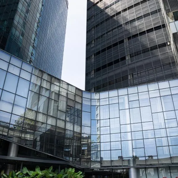 Skysuites Residence，位于Kedungbaruk的酒店