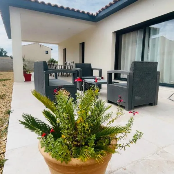 Superbe villa climatisée，位于Connaux的酒店