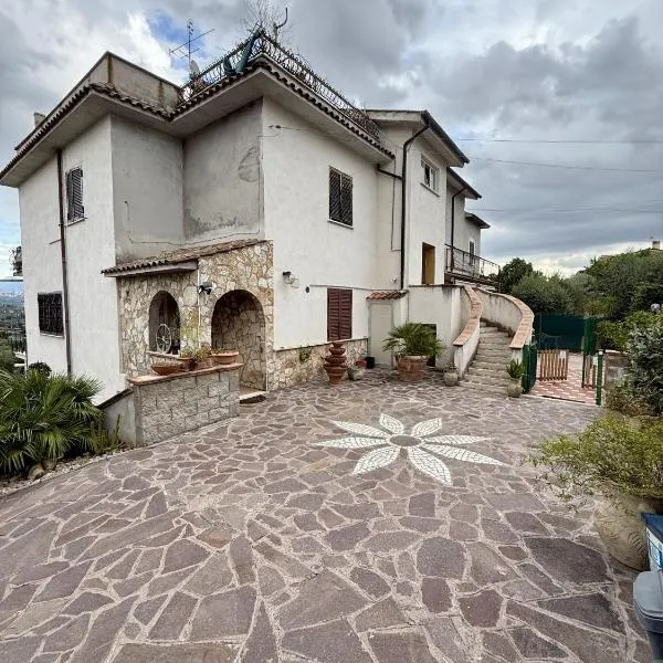 La casa tra gli ulivi di Fonte Nuova，位于Fonte Nuova的酒店