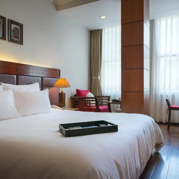 Hanoi E Central Luxury Hotel & Restaurant，位于Thuận Tốn的酒店