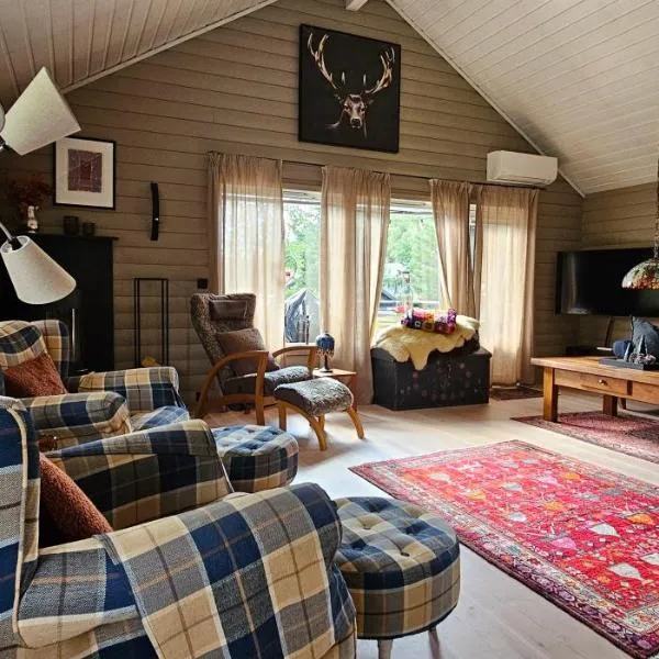 Fidjeland 61，位于Tjørhom的酒店