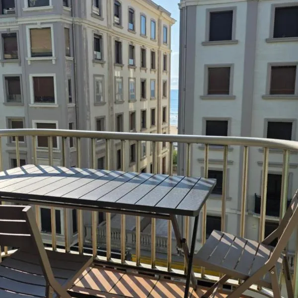 Beach Big 3 Rooms Apartment Parking Included，位于圣塞瓦斯蒂安的酒店