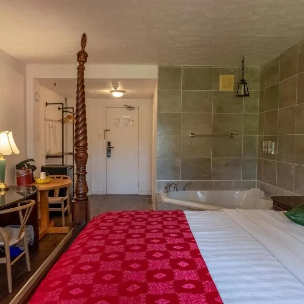Hotel Cowansville，位于Cowansville的酒店