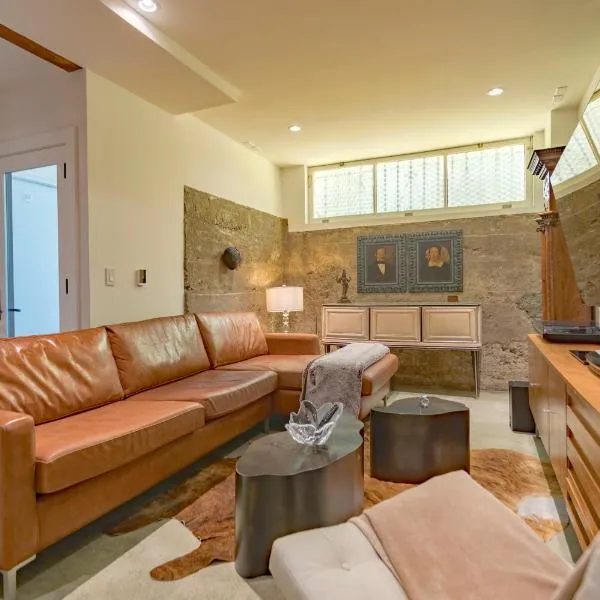 Pvt luxury Boutique Suite with Lush Patio - Historic San Francisco - 99 Walk Score，位于旧金山的酒店