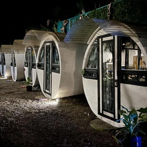 Koru Boutique Hostel Uvita，位于乌维塔的酒店