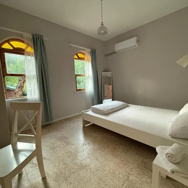 Sea Salt Inn , Kitchene，位于凯麦尔的酒店