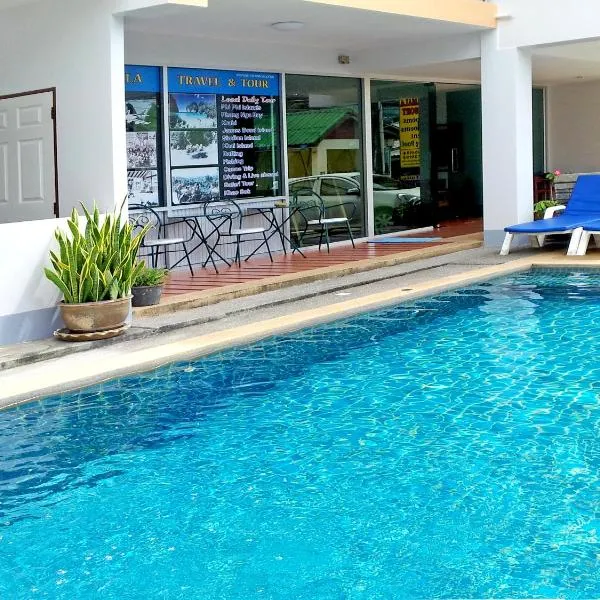 Deng's kamala beach Guesthouse，位于卡马拉海滩的酒店